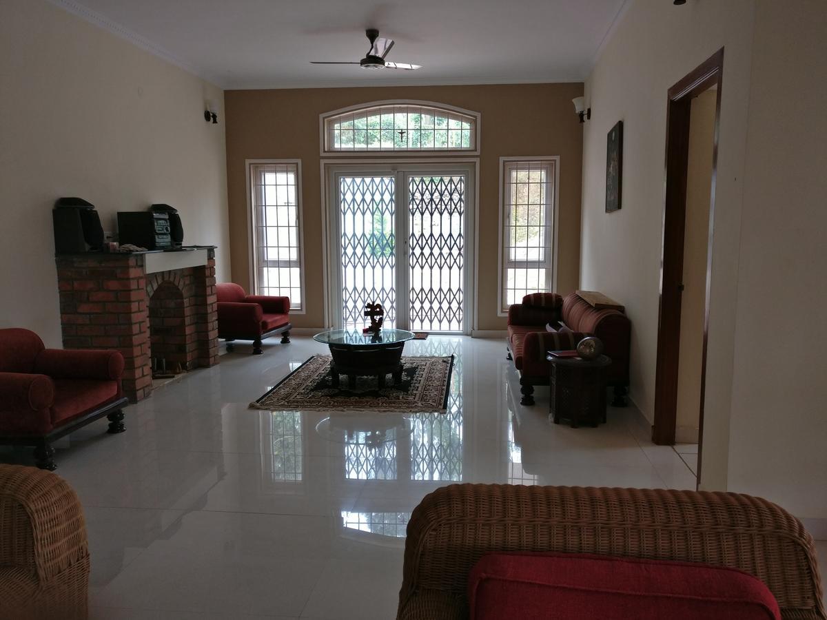Robin Woods Homestay ساكليشبور المظهر الخارجي الصورة